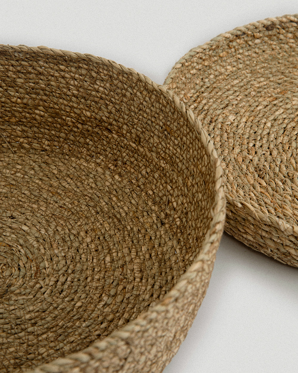 Souk Round Seagrass Basket with Lid - Souk Round Seagrass Basket with Lid