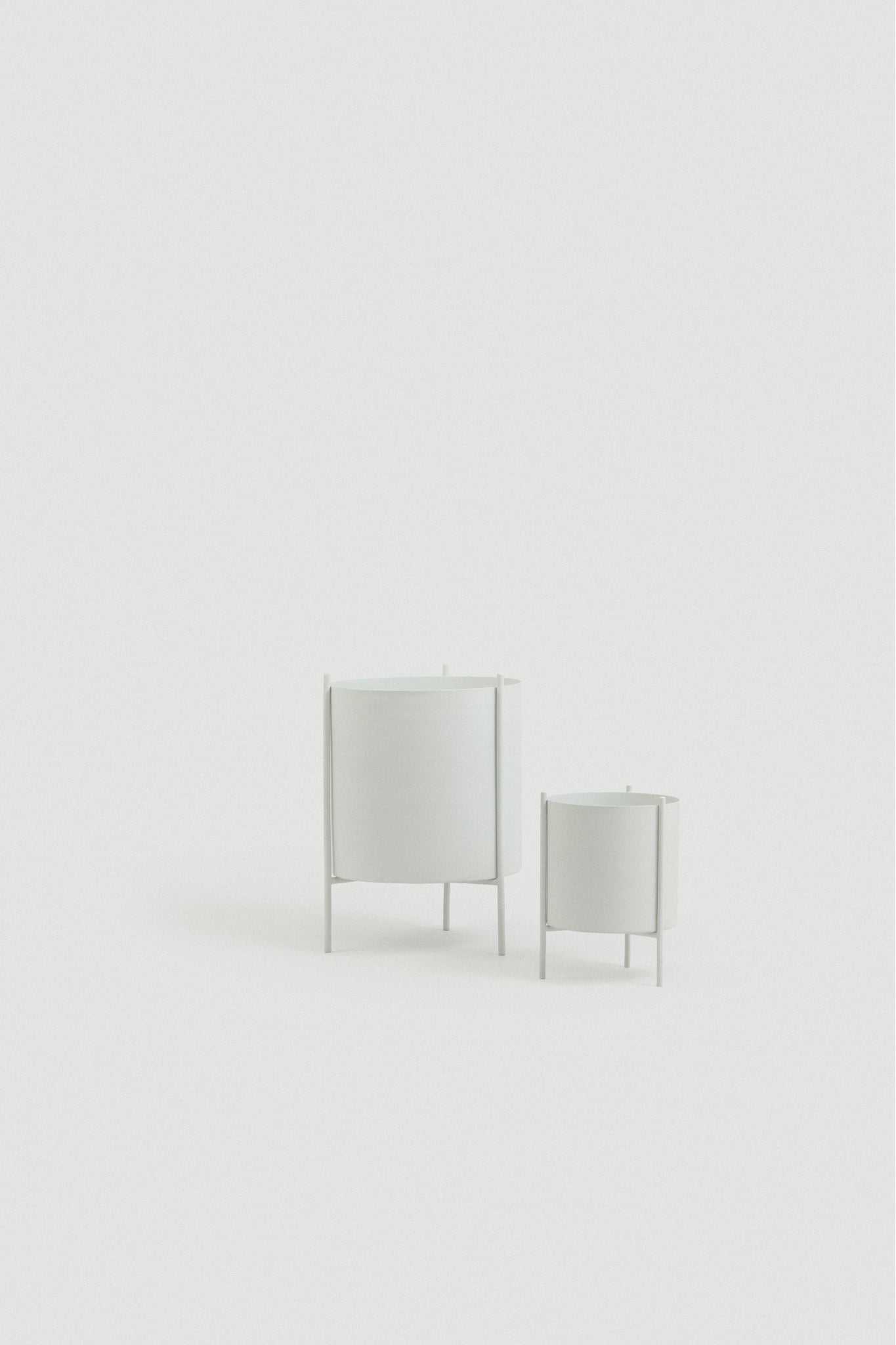 Small White Botanic Plant Pot with Stand - Small White Botanic Plant Pot with Stand
