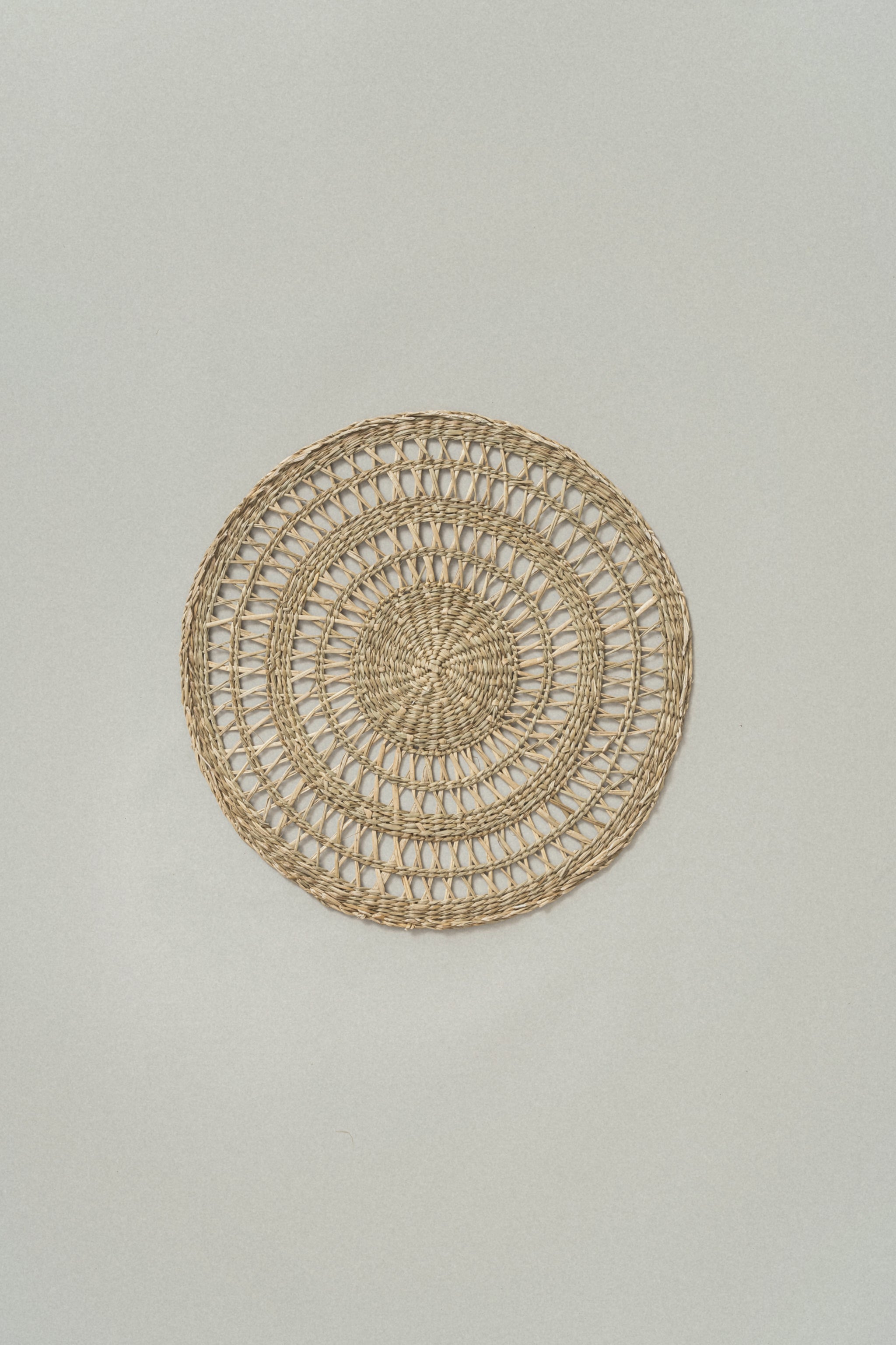 Raya Lattice Woven Seagrass Placemats (Set of 2) - Raya Lattice Woven Seagrass Placemats (Set of 2)